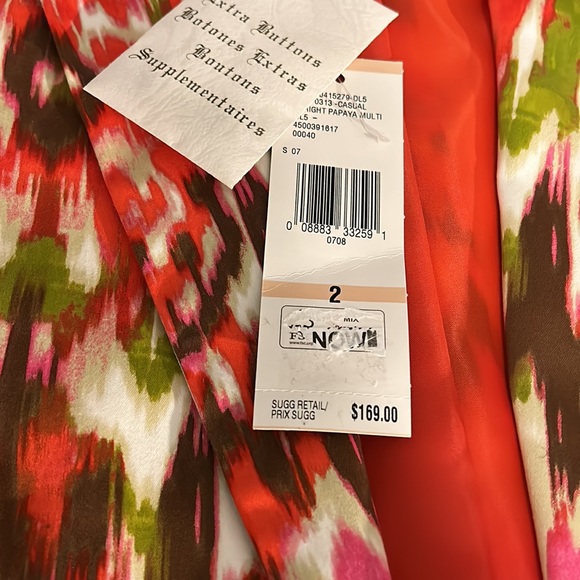 NWT Jones New York stretch multicolored blazer. Unique beautiful design. Size 2 - Picture 4 of 8
